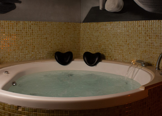 Jacuzzi  para relajarse despues de un intenso dia 