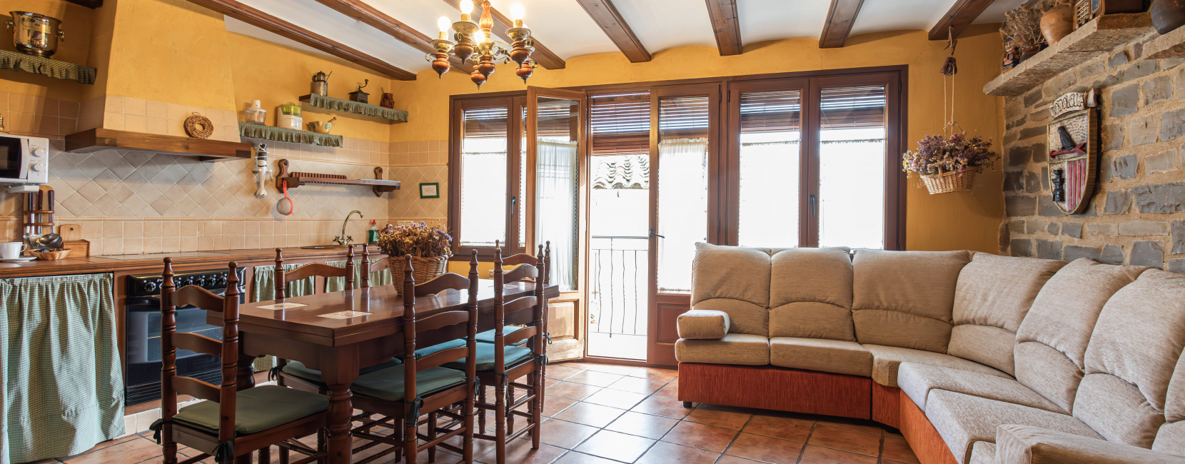 Casa rural nuri de rei B salón comedor